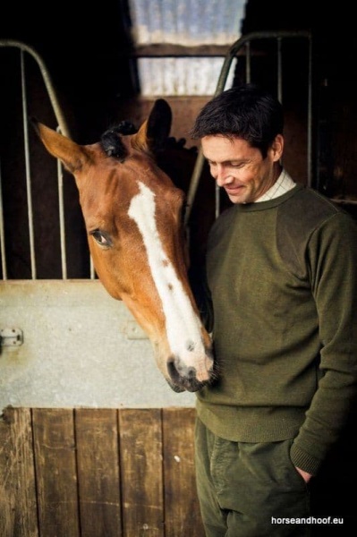 Lansdown Country Light Weight Crew Neck Shooting Jumper With Patches - Forest Green.