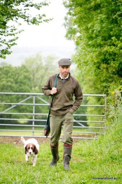 Lansdown Country Medium Weight Zip Neck Shooting Jumper With Patches - Forest Green.