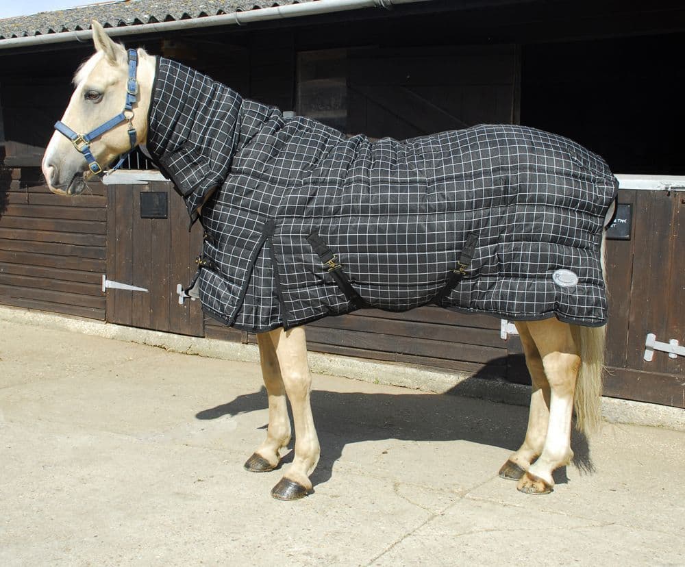 Rhinegold Mega Full Neck Stable Quilt horse and hoof