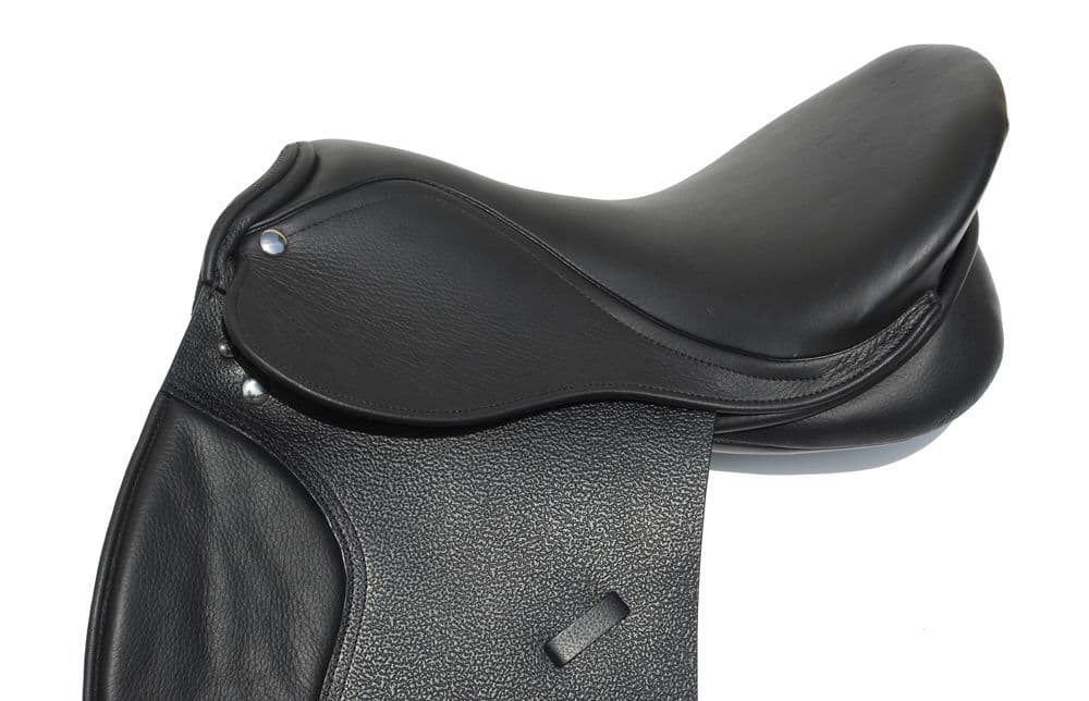 Rhinegold Sussex Changeable Gullet Leather Saddle horse and hoof