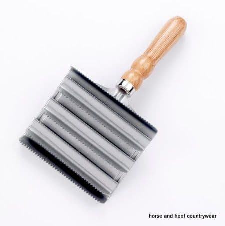 Lincoln Large Metal Curry Comb