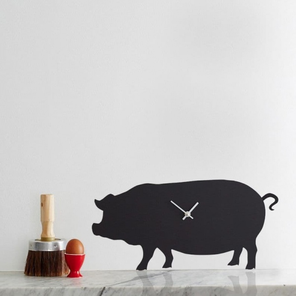 PIG CLOCK  WITH WAGGING TAIL