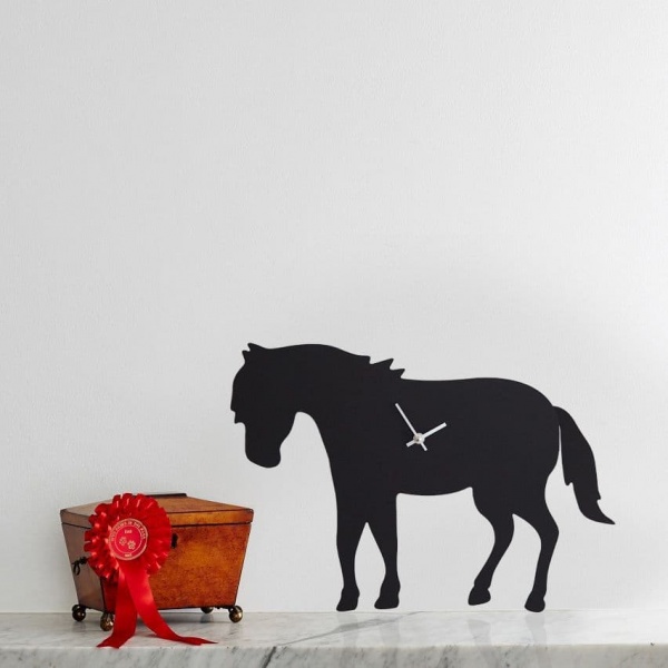 PONY CLOCK  WITH WAGGING TAIL