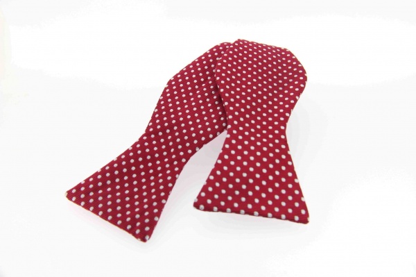 Soprano Woven Self-Tied Wine Spotted Country Silk Bow Tie