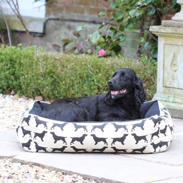 The Labrador Company Large Dog Bed - Black Spaniel