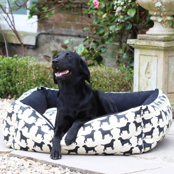 The Labrador Company Small Dog Bed - Black Labrador